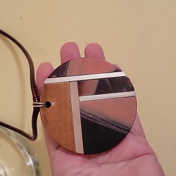 Geometric Large statement Pendant Necklace - Picture 3 of 4